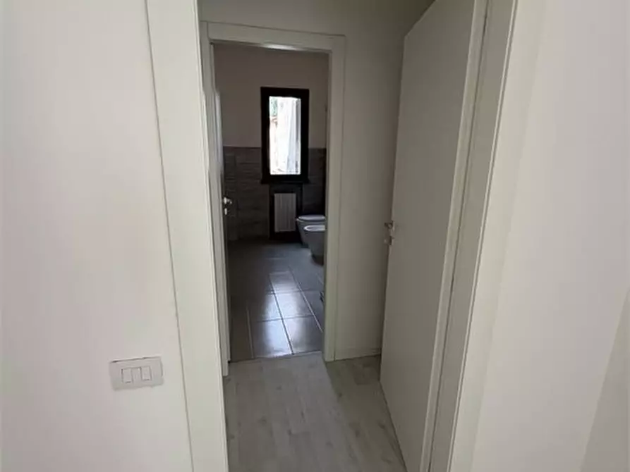 Immagine 10 di Appartamento in vendita  5 a Pessano Con Bornago