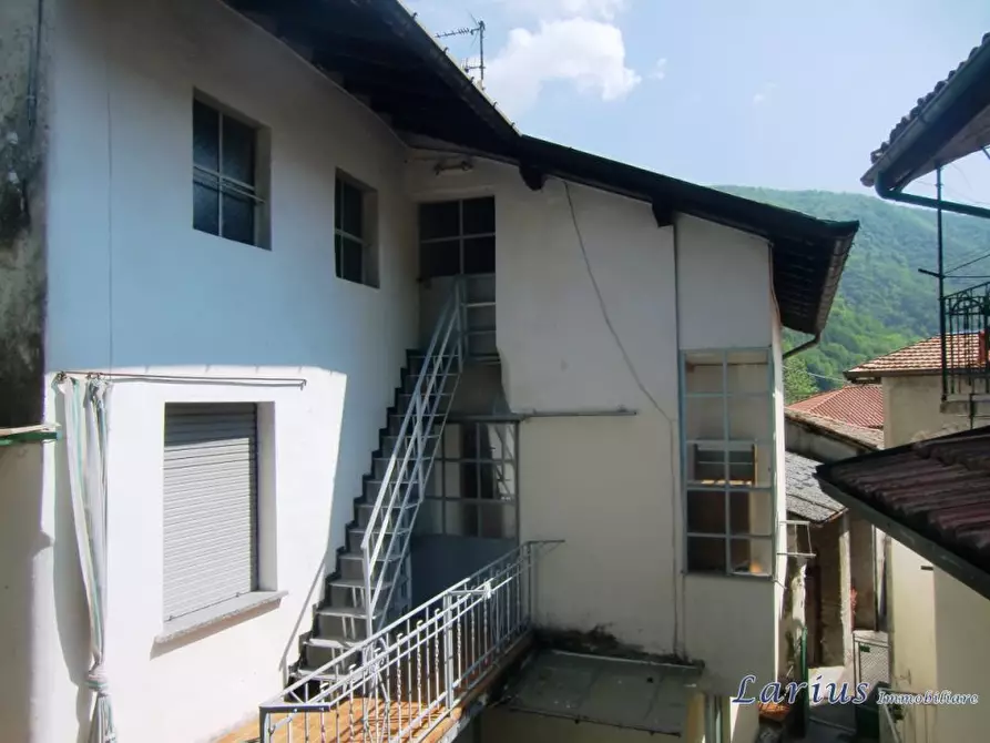 Immagine 1 di Casa indipendente in vendita  4 a Valbrona