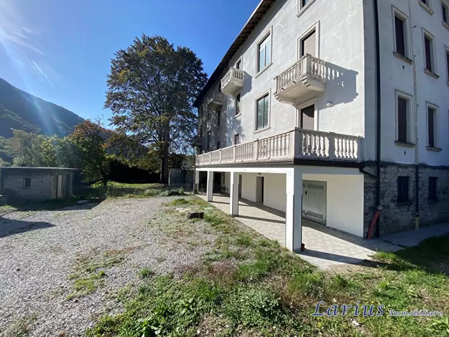 Immagine 5 di Appartamento in vendita  61 a Valbrona