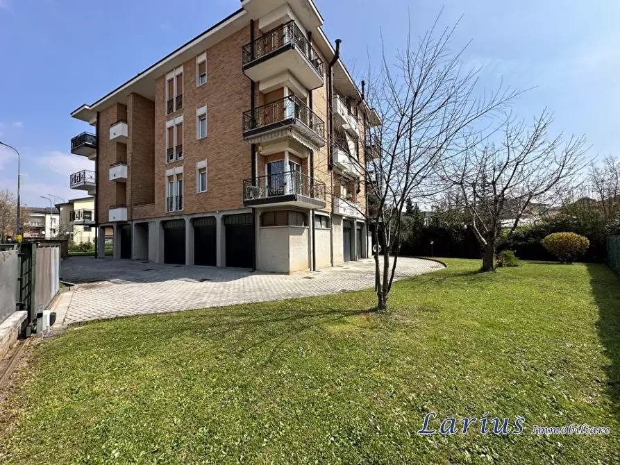 Immagine 5 di Appartamento in vendita  67 a Alzate Brianza