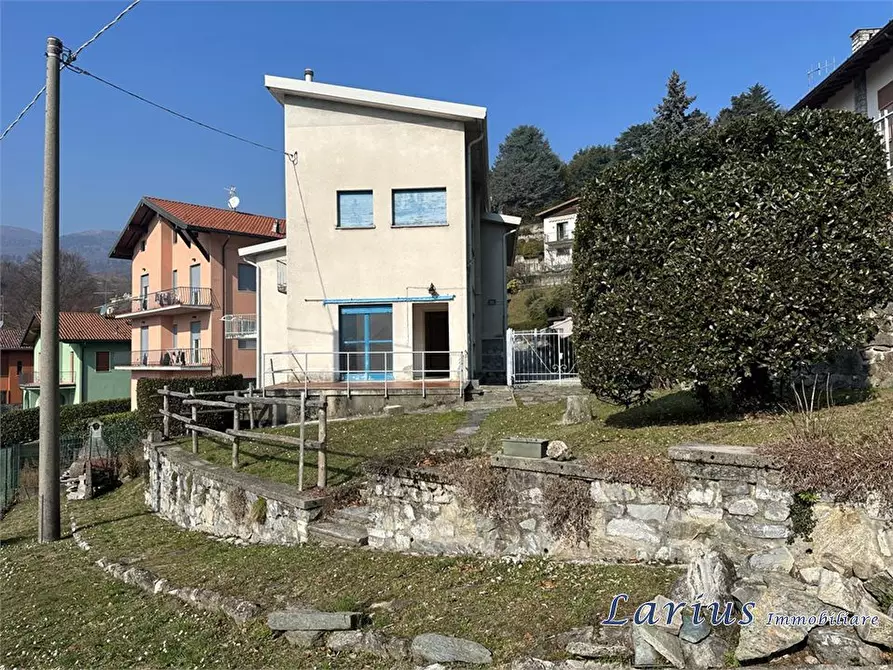 Immagine 7 di Appartamento in vendita  10 a Asso