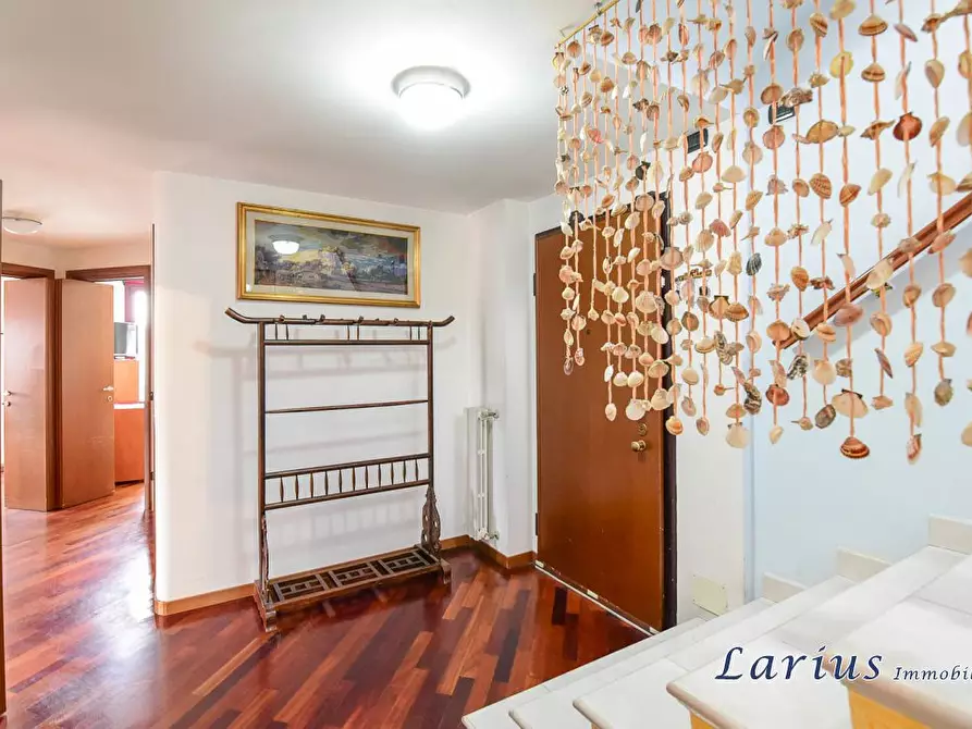 Immagine 1 di Appartamento in vendita  a Erba