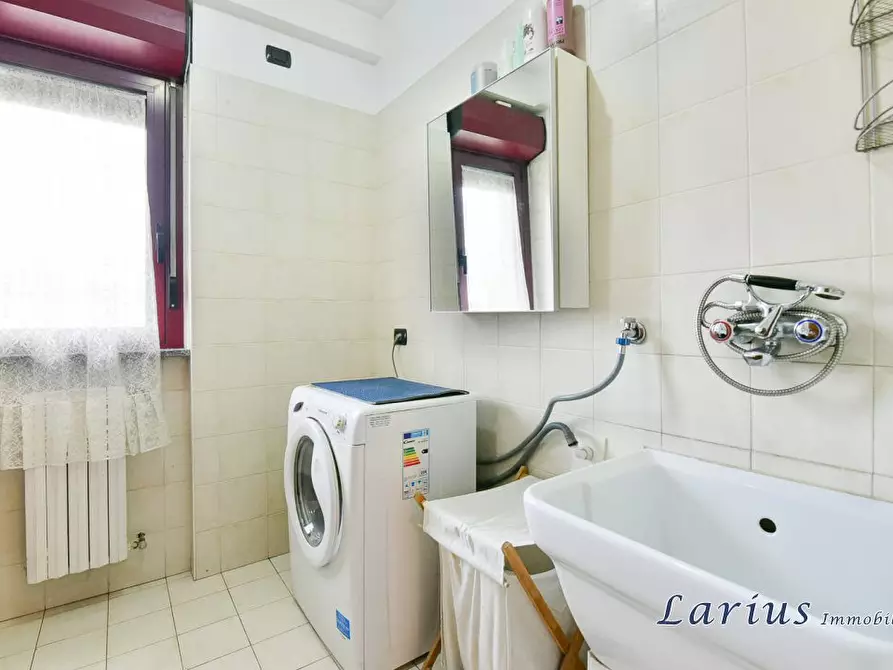 Immagine 3 di Appartamento in vendita  a Erba