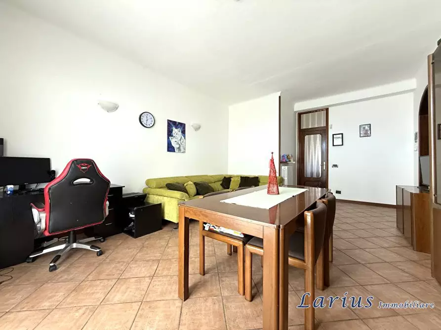 Immagine 10 di Appartamento in vendita  11 a Monguzzo