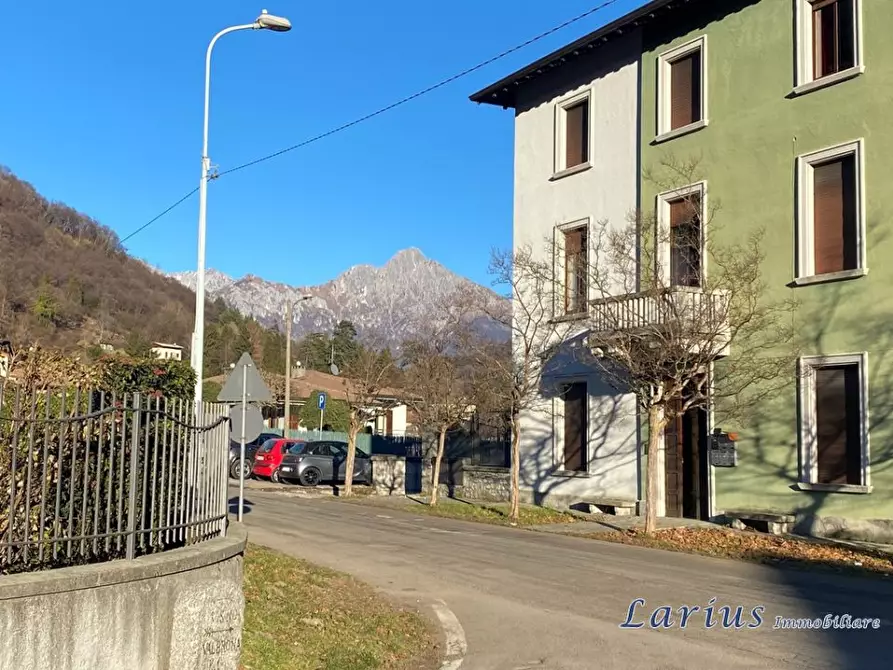 Immagine 8 di Appartamento in vendita  61 a Valbrona