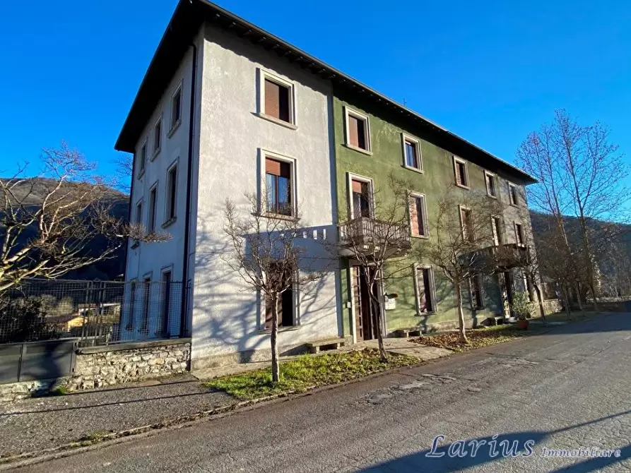 Immagine 6 di Appartamento in vendita  61 a Valbrona