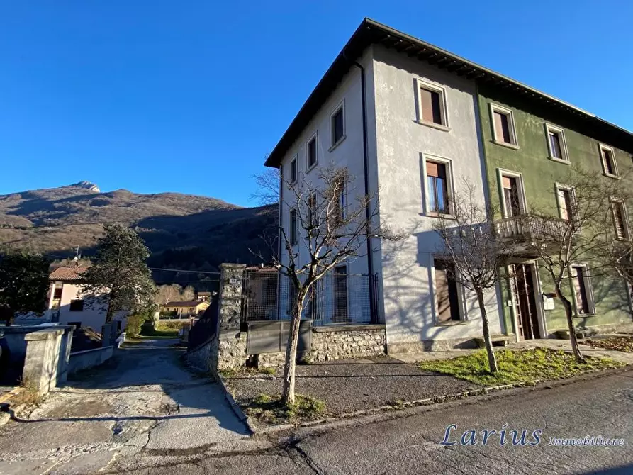 Immagine 7 di Appartamento in vendita  61 a Valbrona