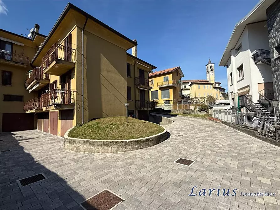 Immagine 8 di Appartamento in vendita  9 a Valbrona