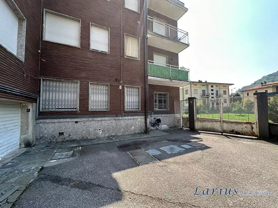 Immagine 9 di Appartamento in vendita  9 a Valbrona