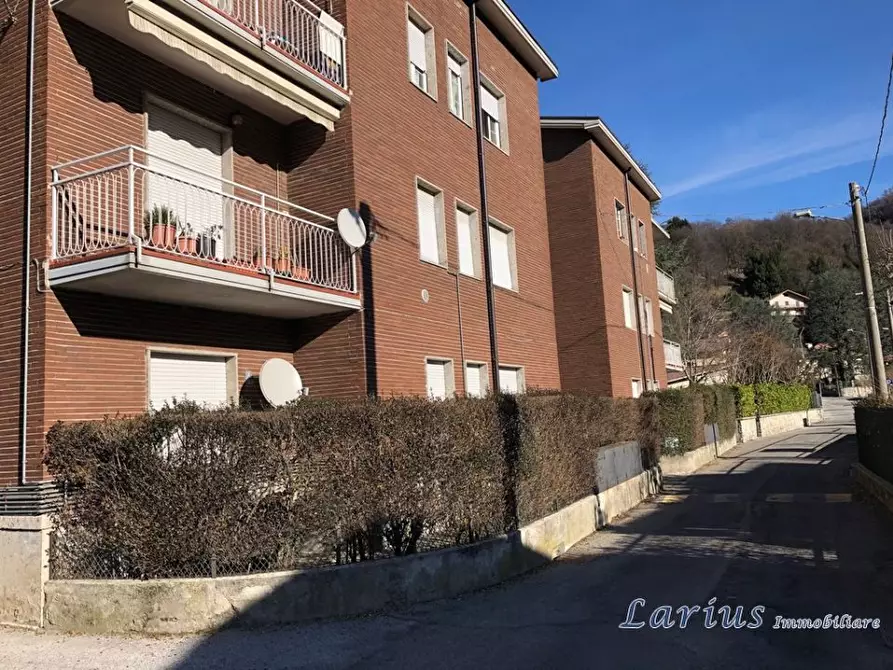 Immagine 4 di Appartamento in vendita  9 a Valbrona