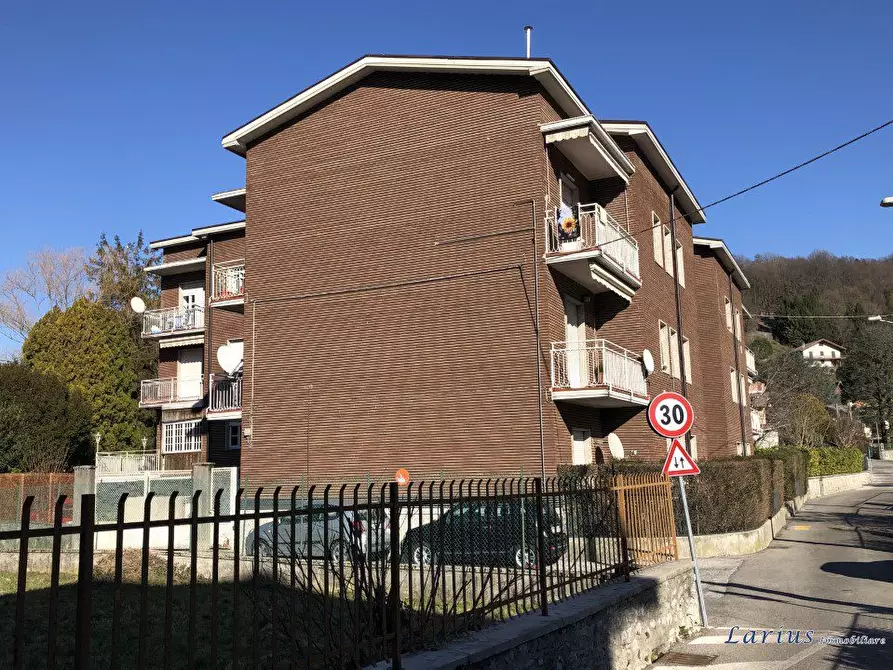 Immagine 6 di Appartamento in vendita  9 a Valbrona