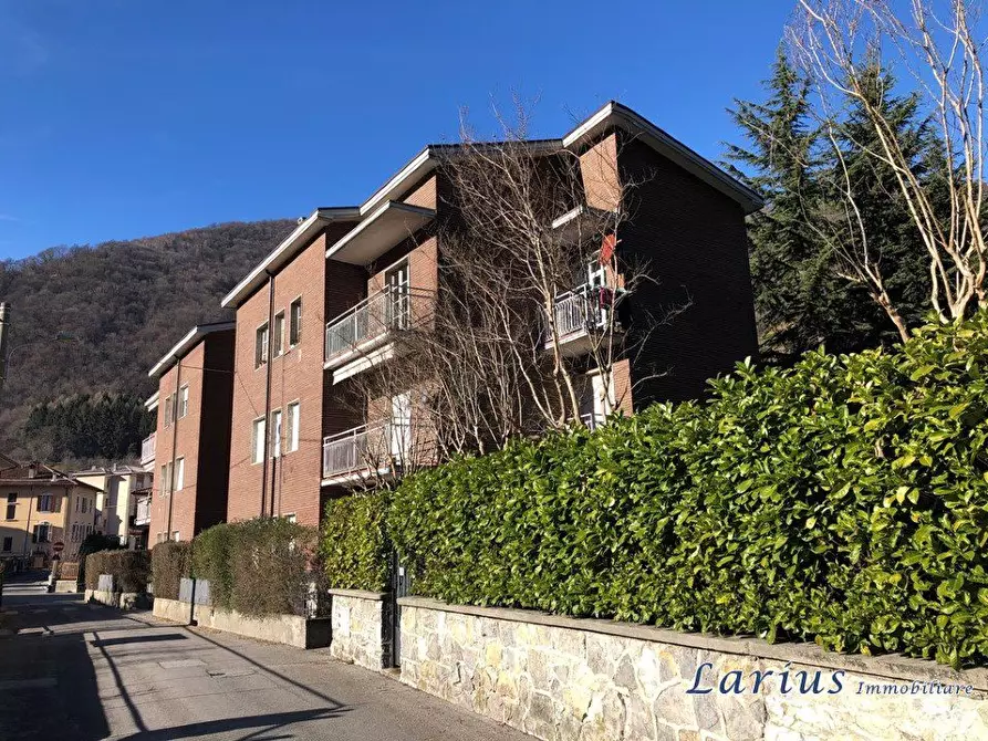 Immagine 2 di Appartamento in vendita  9 a Valbrona