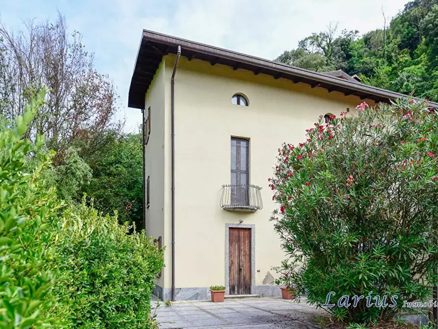 Immagine 5 di Appartamento in vendita  7 a Castello Di Brianza