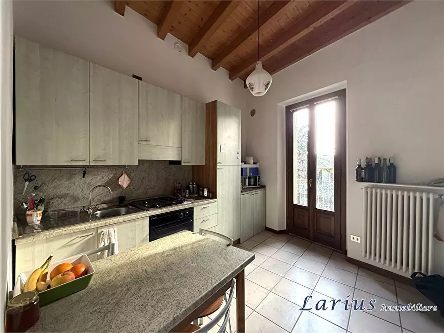 Immagine 6 di Appartamento in vendita  18 a Erba