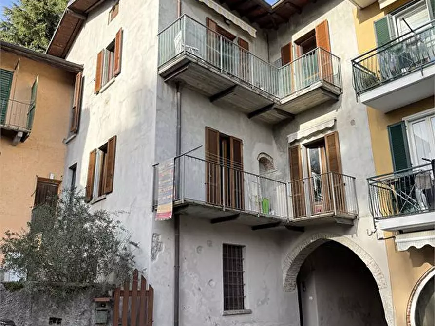 Immagine 1 di Appartamento in vendita  18 a Erba