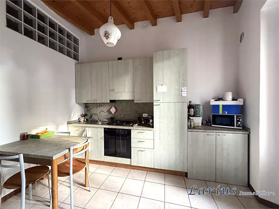 Immagine 5 di Appartamento in vendita  18 a Erba