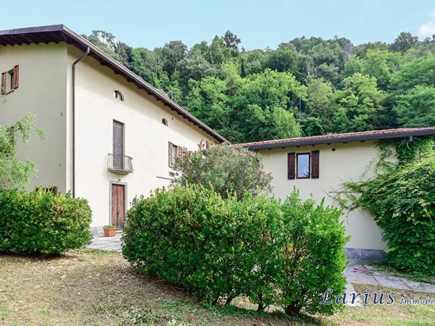Immagine 1 di Appartamento in vendita  7 a Castello Di Brianza