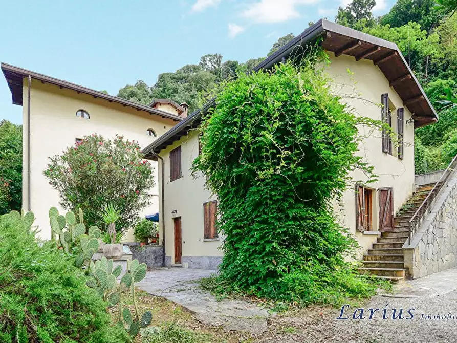 Immagine 3 di Appartamento in vendita  7 a Castello Di Brianza
