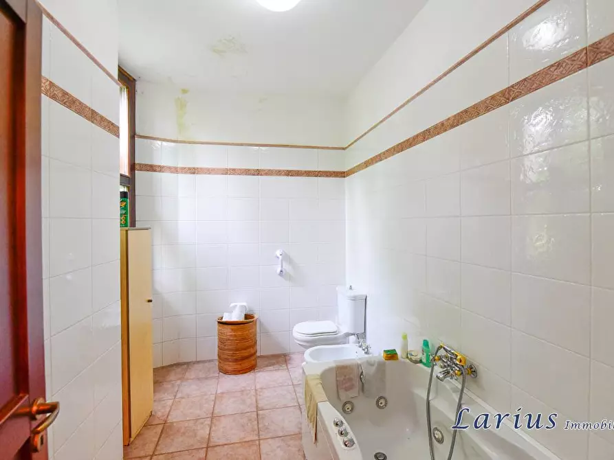 Immagine 8 di Appartamento in vendita  7 a Castello Di Brianza