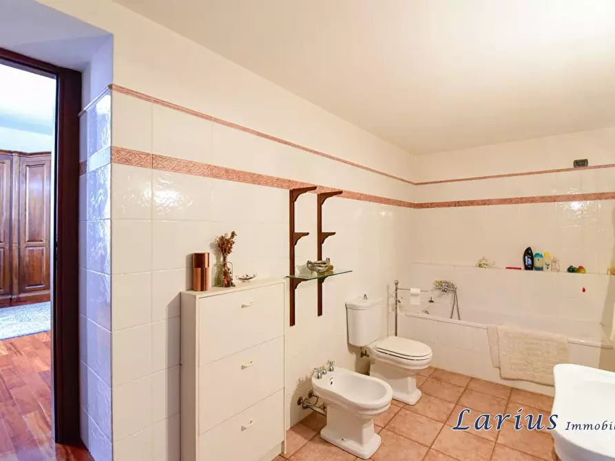Immagine 10 di Appartamento in vendita  7 a Castello Di Brianza
