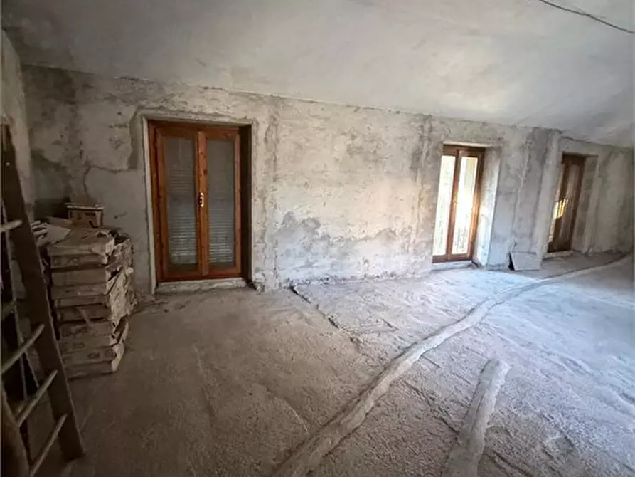 Immagine 6 di Appartamento in vendita  a Eupilio