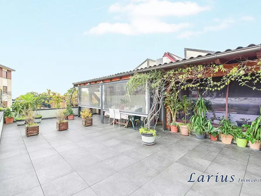 Immagine 2 di Attico in vendita  a Erba