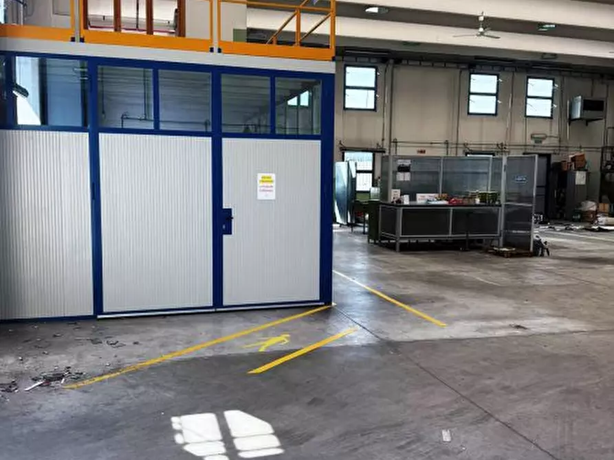 Immagine 9 di Capannone industriale in vendita  a Anzano Del Parco