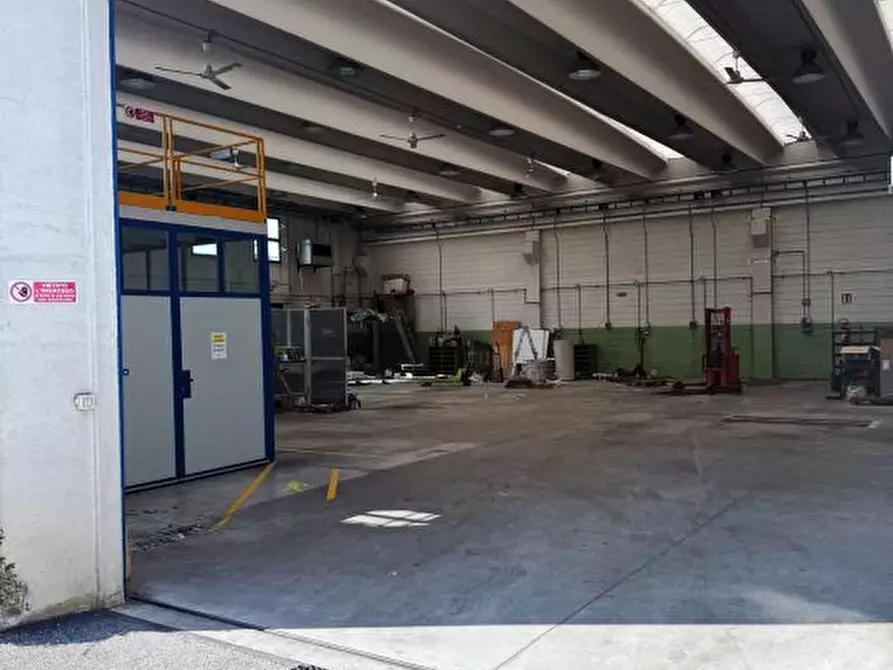 Immagine 6 di Capannone industriale in vendita  a Anzano Del Parco
