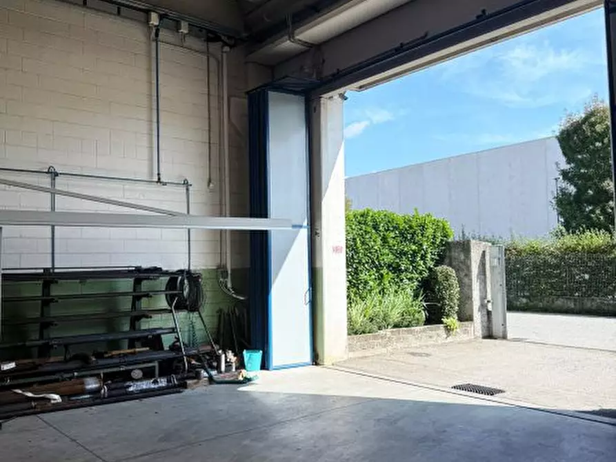 Immagine 10 di Capannone industriale in vendita  a Anzano Del Parco