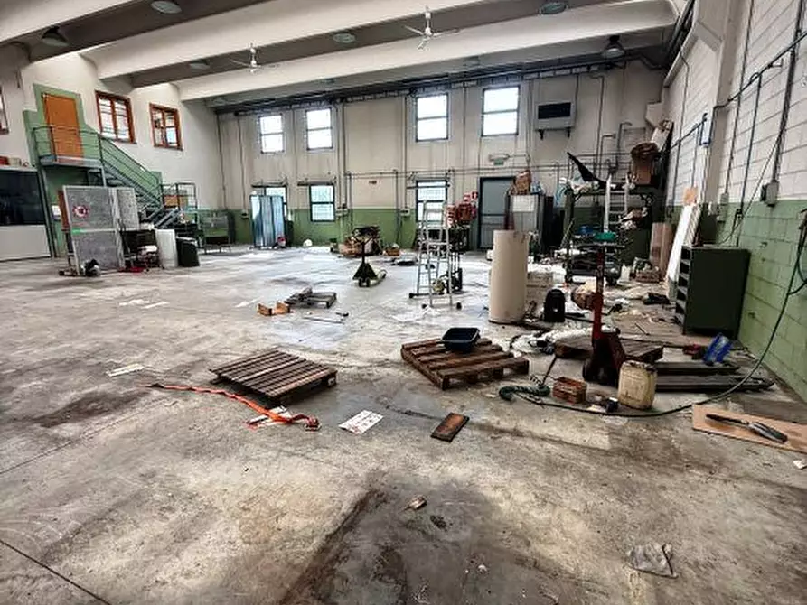 Immagine 8 di Capannone industriale in vendita  a Anzano Del Parco