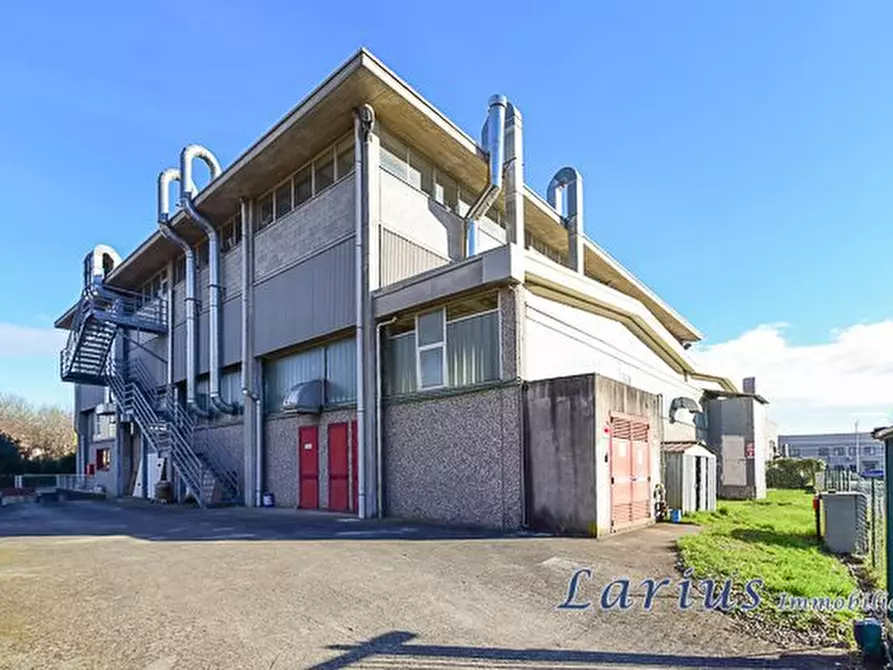 Immagine 2 di Capannone industriale in vendita  a Mariano Comense