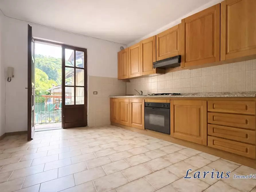Immagine 4 di Casa indipendente in vendita  9 a Sormano