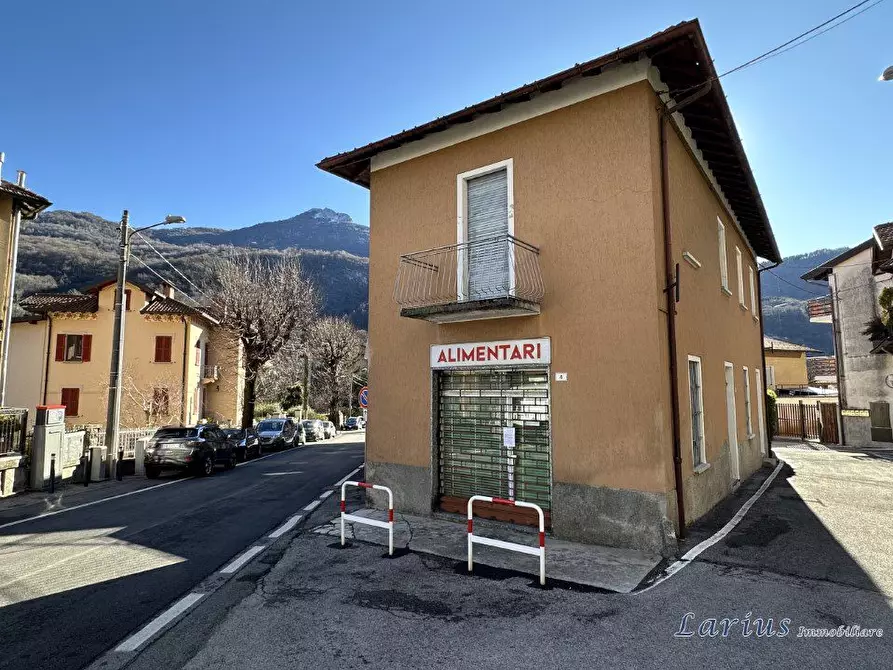 Immagine 6 di Casa indipendente in vendita  a Valbrona
