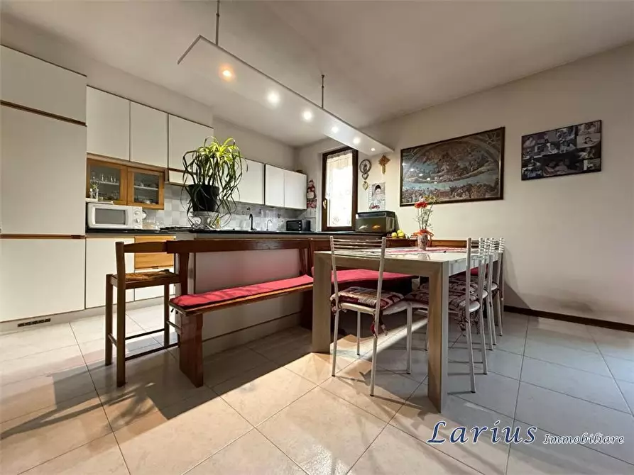 Immagine 9 di Casa indipendente in vendita  5 a Canzo