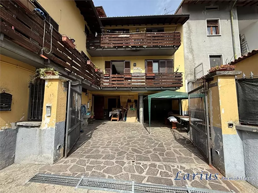 Immagine 1 di Casa indipendente in vendita  15 a Valbrona