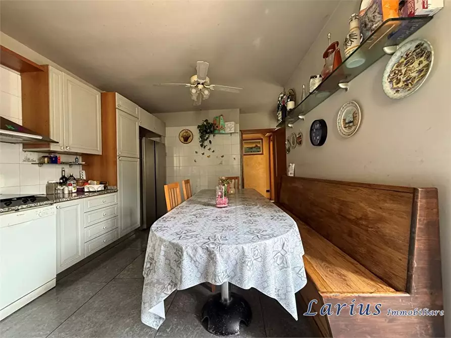 Immagine 10 di Casa indipendente in vendita  15 a Valbrona