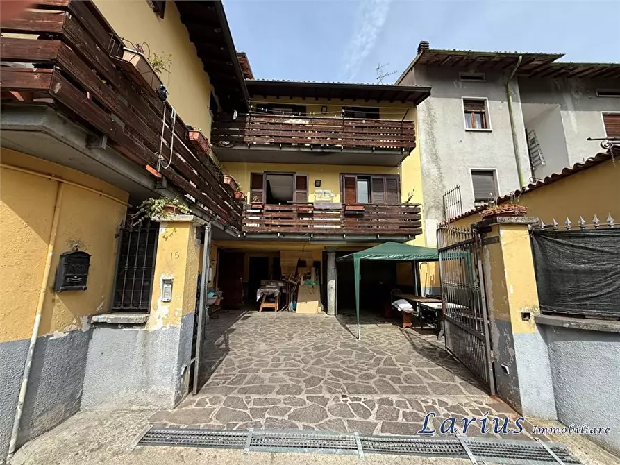 Immagine 2 di Casa indipendente in vendita  15 a Valbrona
