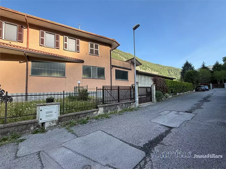 Immagine 8 di Magazzino in vendita  3 a Canzo