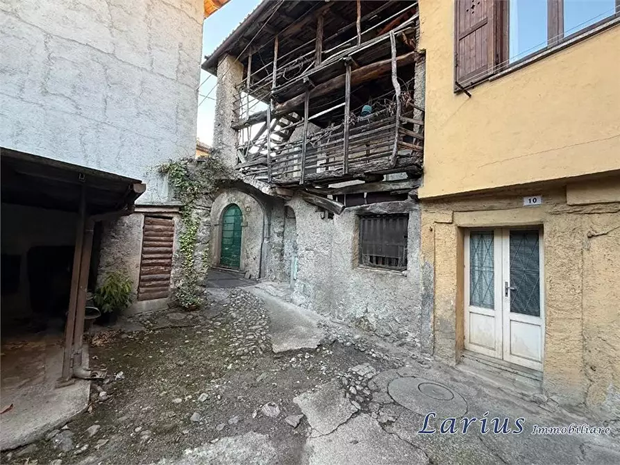 Immagine 2 di Rustico / casale in vendita  8 a Valbrona