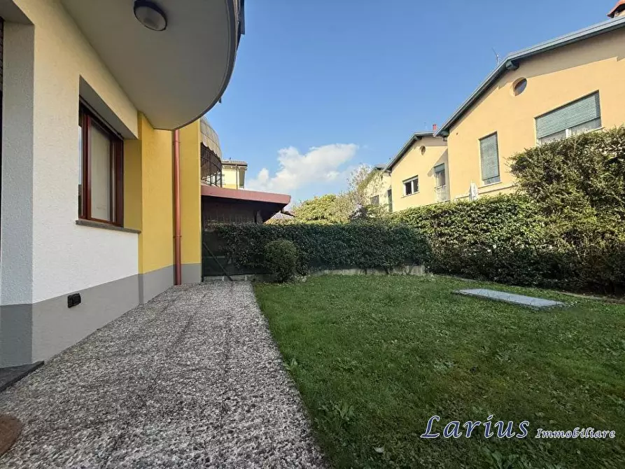 Immagine 5 di Villetta a schiera in vendita  17 a Erba