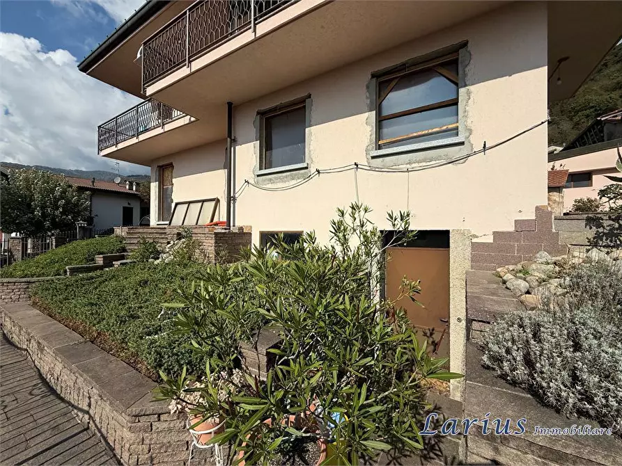 Immagine 10 di Villa in vendita  4 a Asso