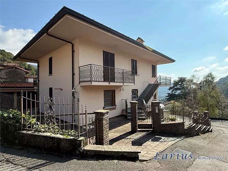 Immagine 5 di Villa in vendita  4 a Asso