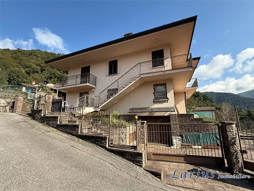 Immagine 7 di Villa in vendita  4 a Asso