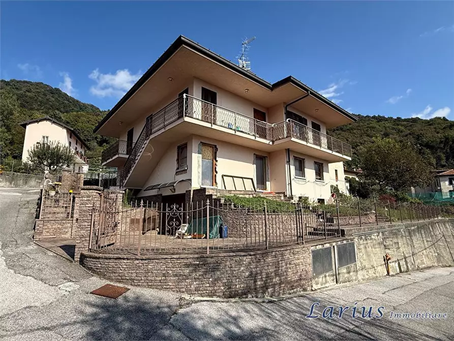 Immagine 6 di Villa in vendita  4 a Asso