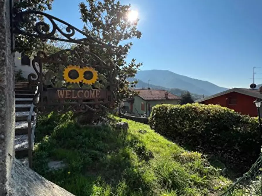 Immagine 9 di Villa in vendita  5 a Asso