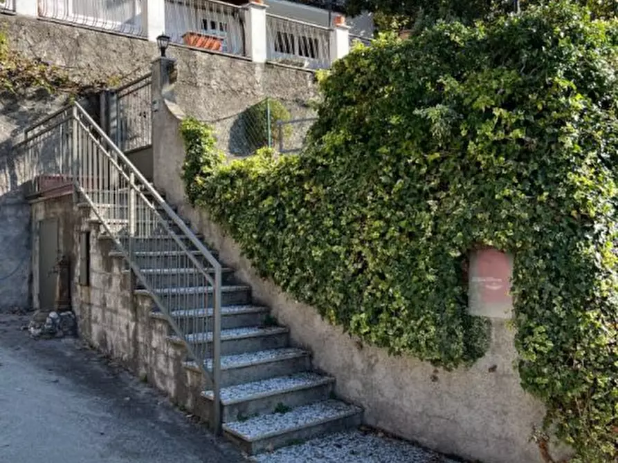 Immagine 8 di Villa in vendita  5 a Asso