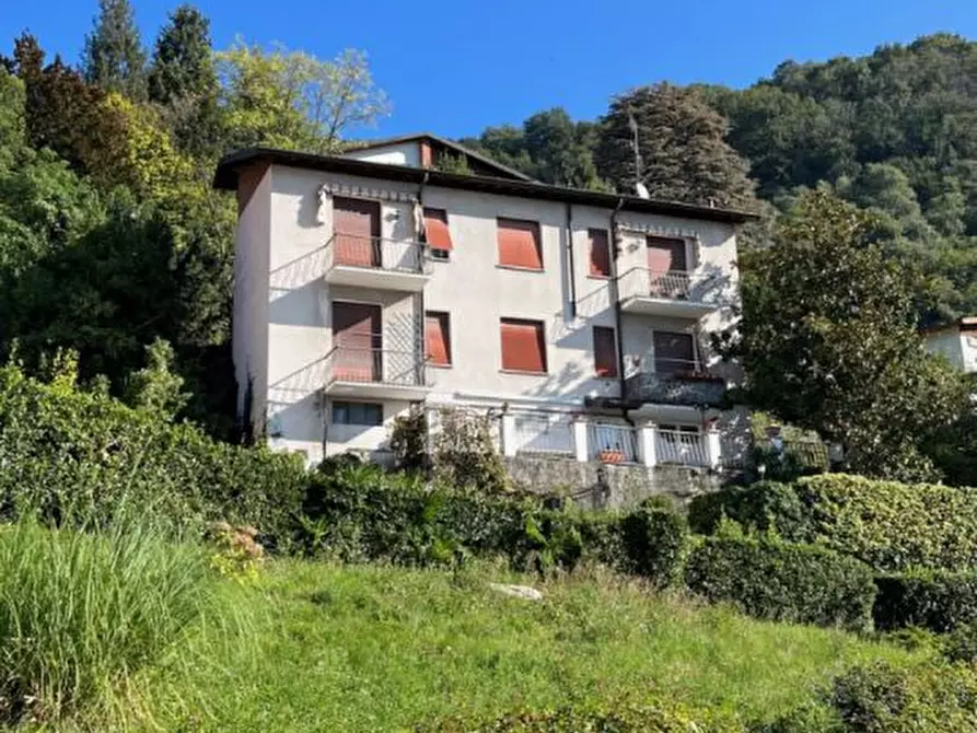 Immagine 5 di Villa in vendita  5 a Asso