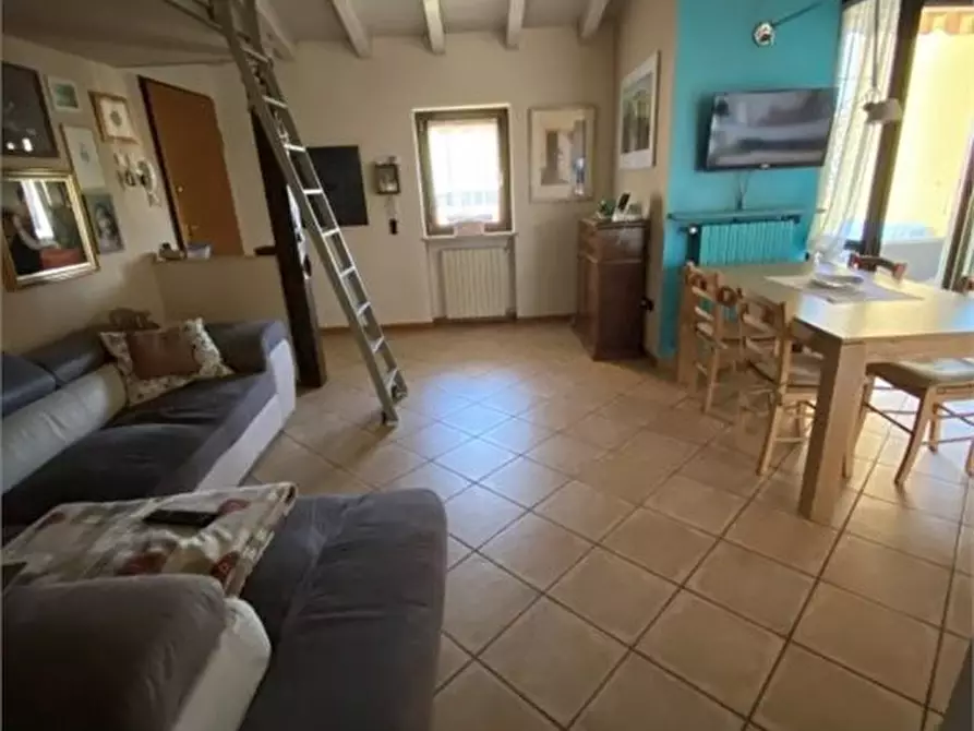 Immagine 1 di Appartamento in vendita  a Montichiari