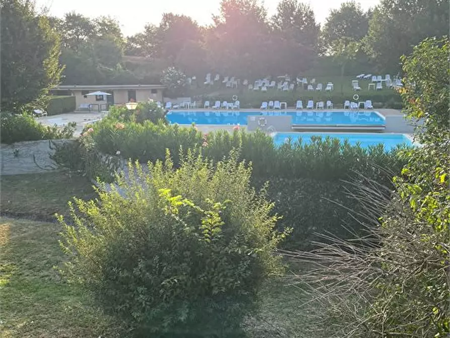 Immagine 9 di Appartamento in vendita  a Padenghe Sul Garda