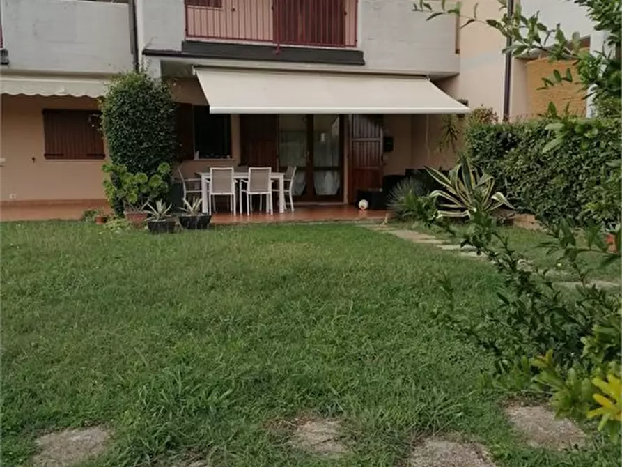 Immagine 7 di Appartamento in vendita  a Padenghe Sul Garda